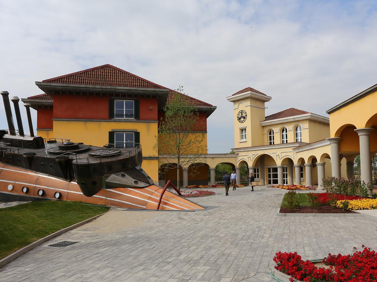 Gardaland Adventure Hotel Castelnuovo del Garda Esterno foto