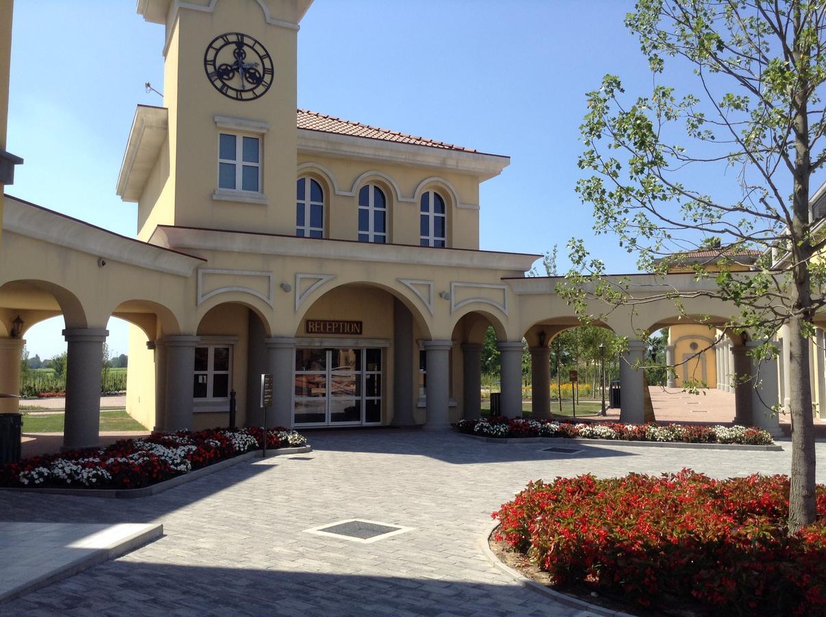 Gardaland Adventure Hotel Castelnuovo del Garda Esterno foto